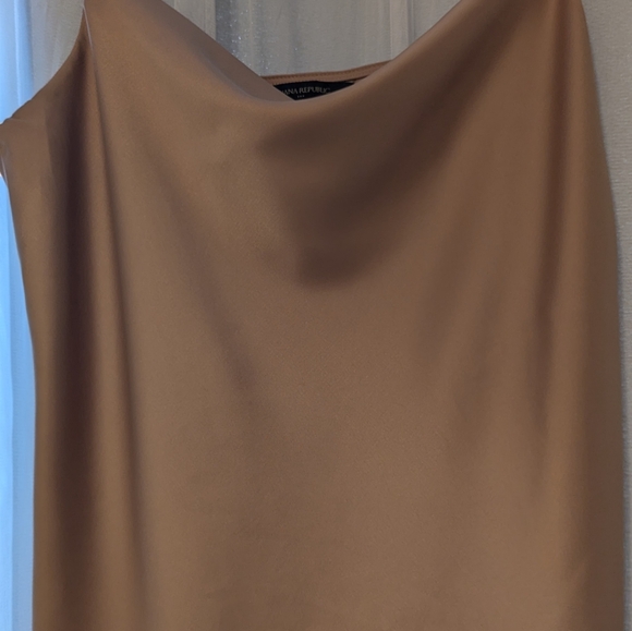 Banana Republic Camel Tank Top - Size S Chic & Simple Women's Wardrobe Staple - Picture 3 of 4